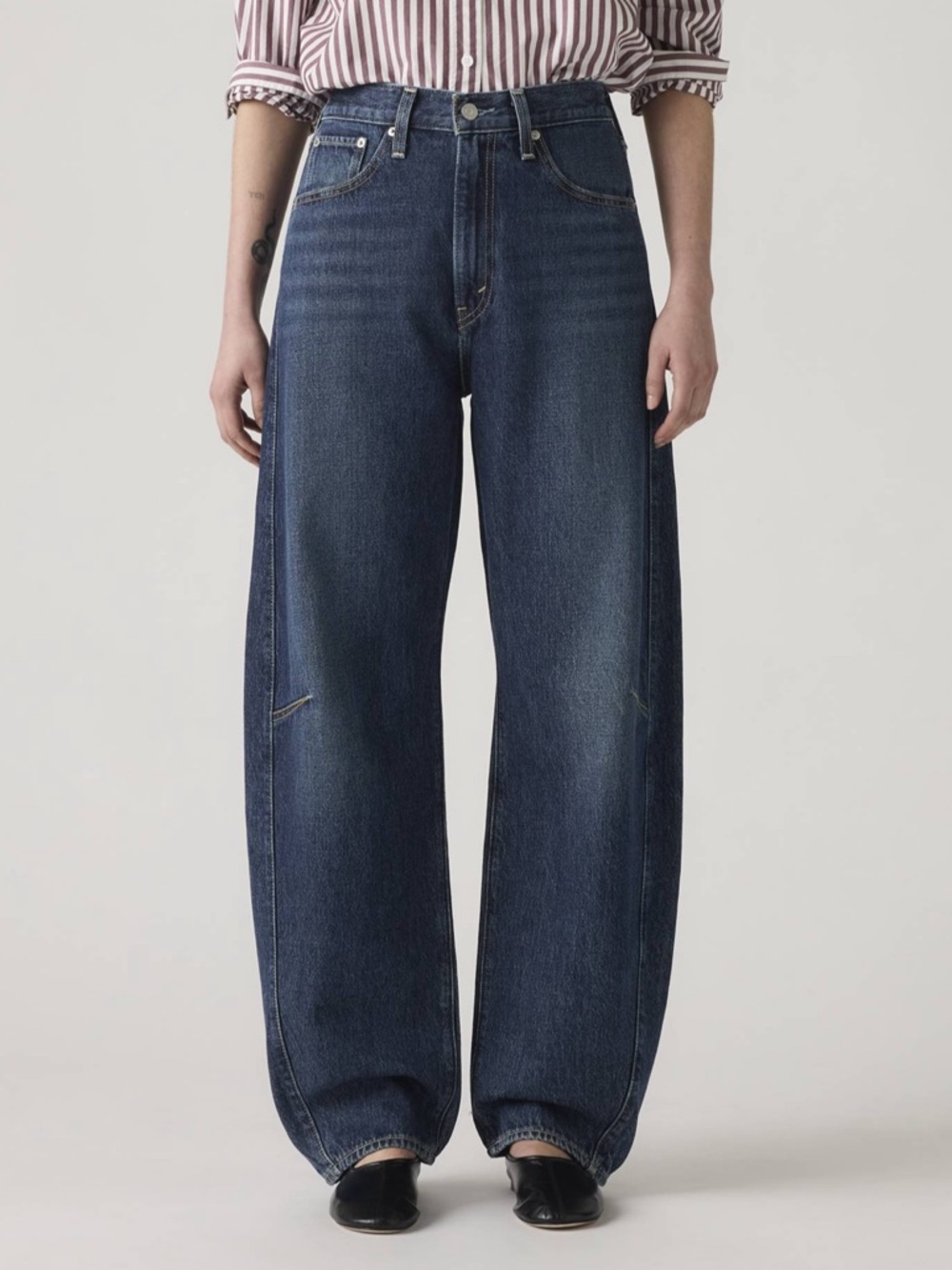 Levi’s Barrel Cinch Jeans in New Shades Dark Wash sz 32x31 NWT